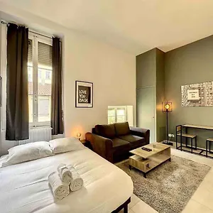  Appartement Cosy 6/metro Foch-bossuet 1